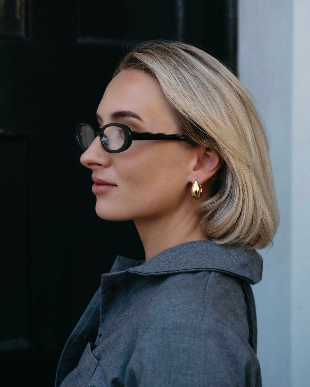 Alexandra worn